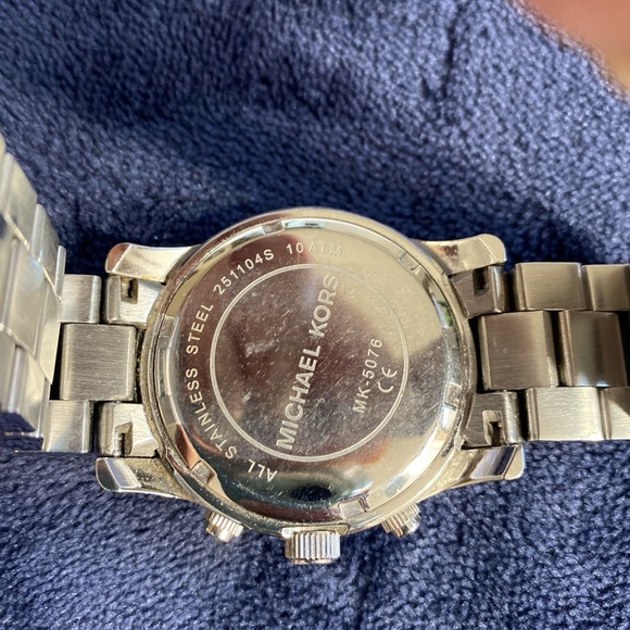 Michael Kors Silver watch - Picture 3 of 6